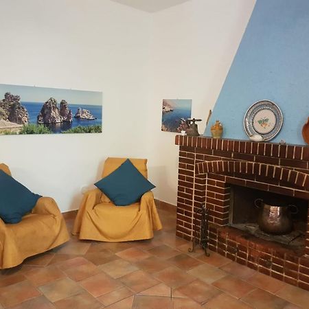Вилла Zahra Casa Vacanze Кастеллуццо Экстерьер фото