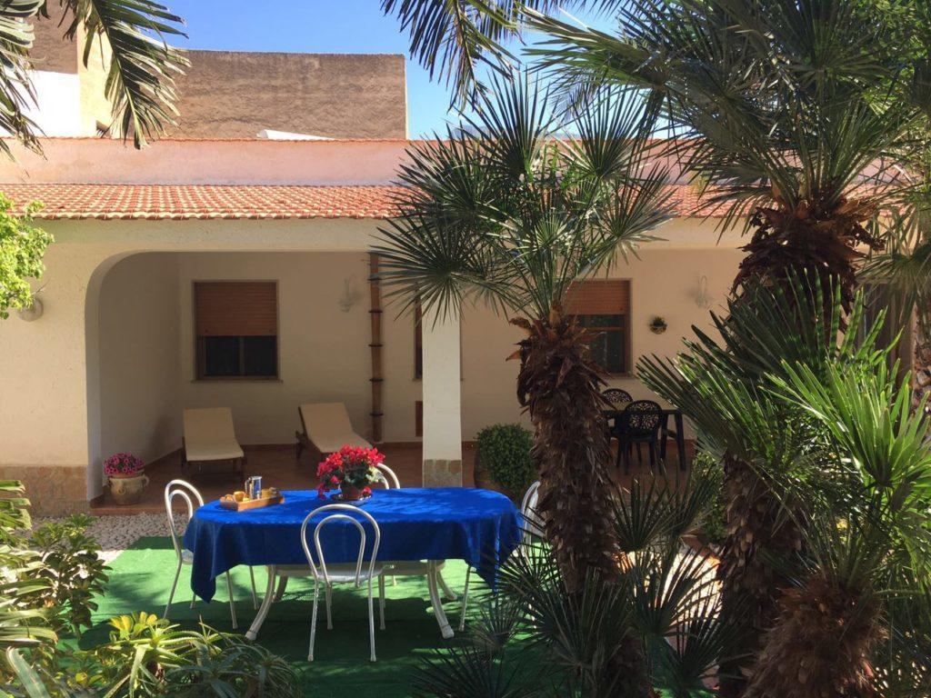 Вилла Zahra Casa Vacanze Кастеллуццо Экстерьер фото